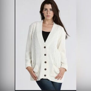 POL Creamy Chunky Cable Knit Pocket Cardigan size M 
winter fall fashion
